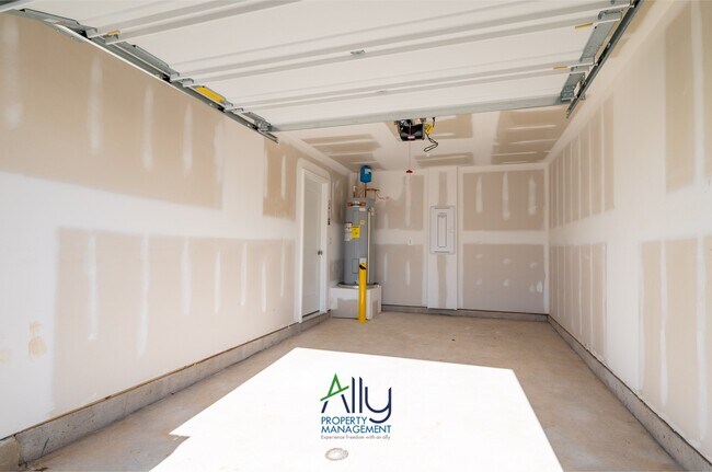 Building Photo - 44 Sophie Kathryn Dr