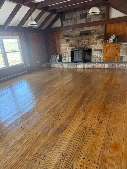 Building Photo - 1344 E College Ave