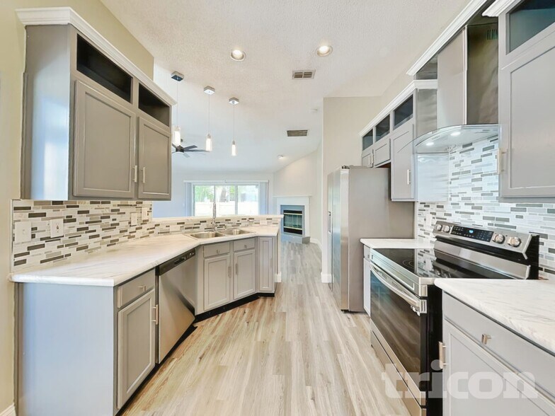 Building Photo - 2773 Acorn Park Dr N