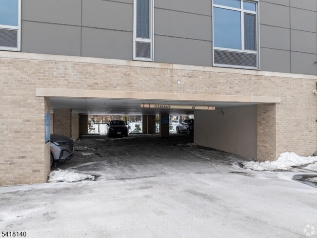 Building Photo - 1181 Morris Ave