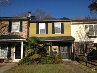 Building Photo - 2 Bedroom 1.5 Bath Townhouse in Bay Tree -...
