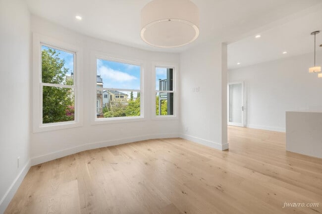 Building Photo - 80 28th St