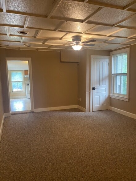 Building Photo - 822 E Prospect St