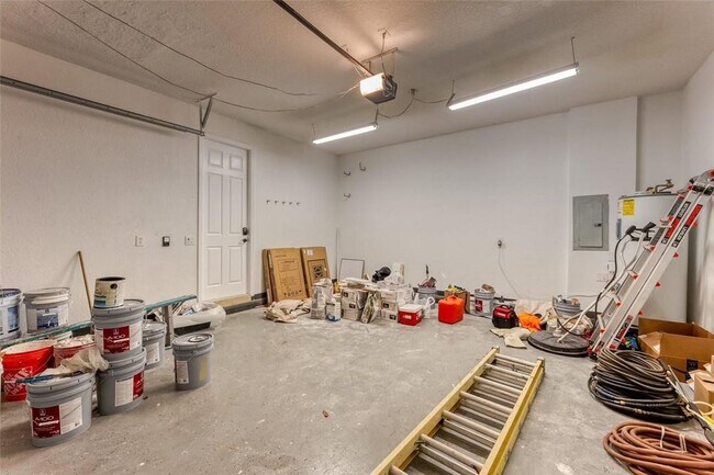 Building Photo - 502 SW 4th Ave