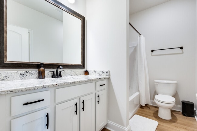 Building Photo - 104 Claystone Rd