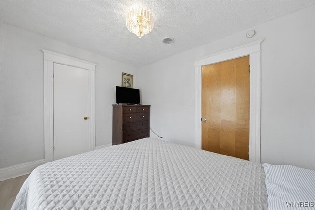 Building Photo - 214 58th St