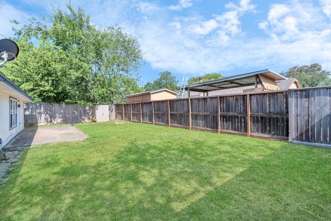 Building Photo - 13406 Splintered Oak Dr