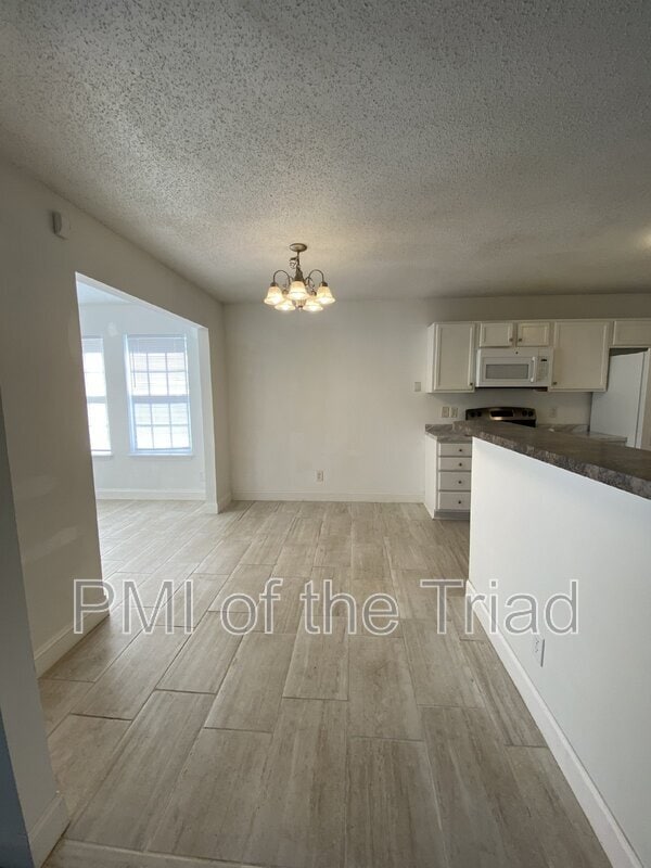 Building Photo - 202 Kinnley Ct