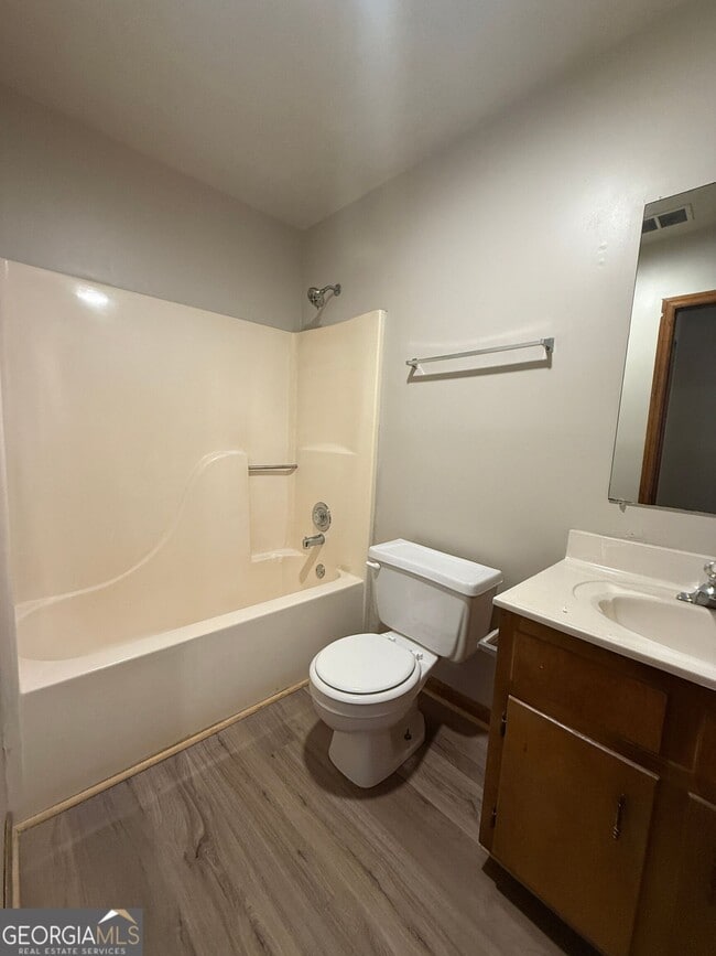 Building Photo - 101 Cooper Springs Ct