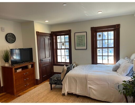 Building Photo - 41 Summer St