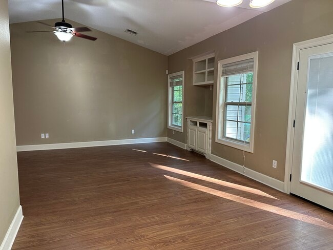Building Photo - 1411 Caney Ln
