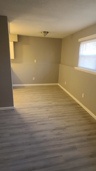 Building Photo - 215 Snead Dr