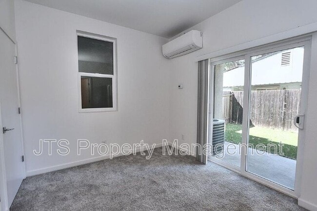 Building Photo - 396 Midstream Ln