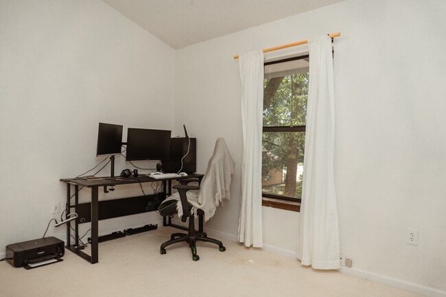 Building Photo - 118 Kipling Dr