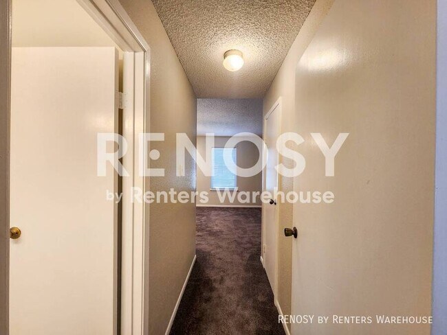 Building Photo - 17742 Kings Park Ln