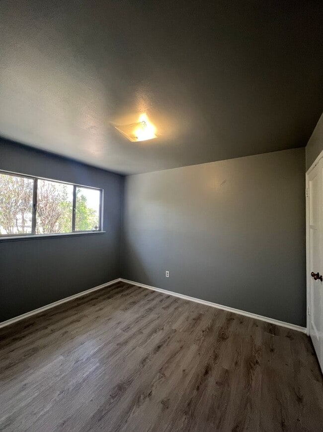 Building Photo - P369