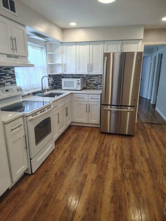 Building Photo - 4109 W 63rd St