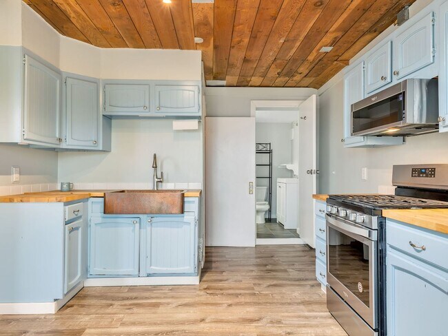 Building Photo - 3088 Harrison Ave