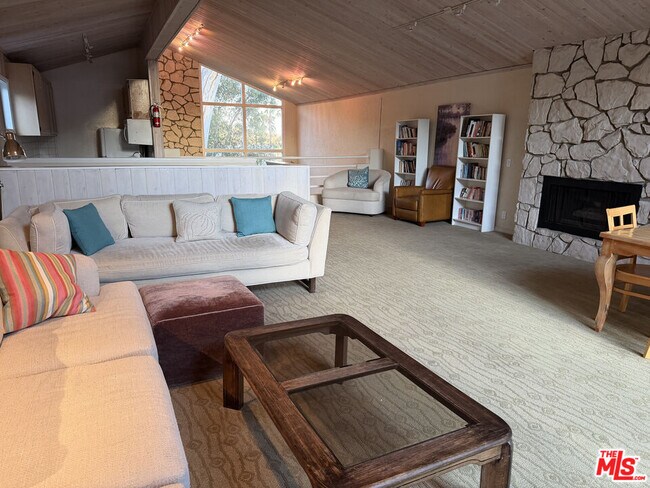 Building Photo - 26664 Seagull Way