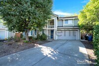 Building Photo - 9404 Fox Den Ct