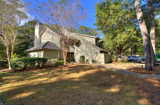 Building Photo - 301 Myrtlewood Ct