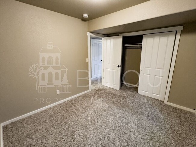 Building Photo - 5199 Dovetail Ln