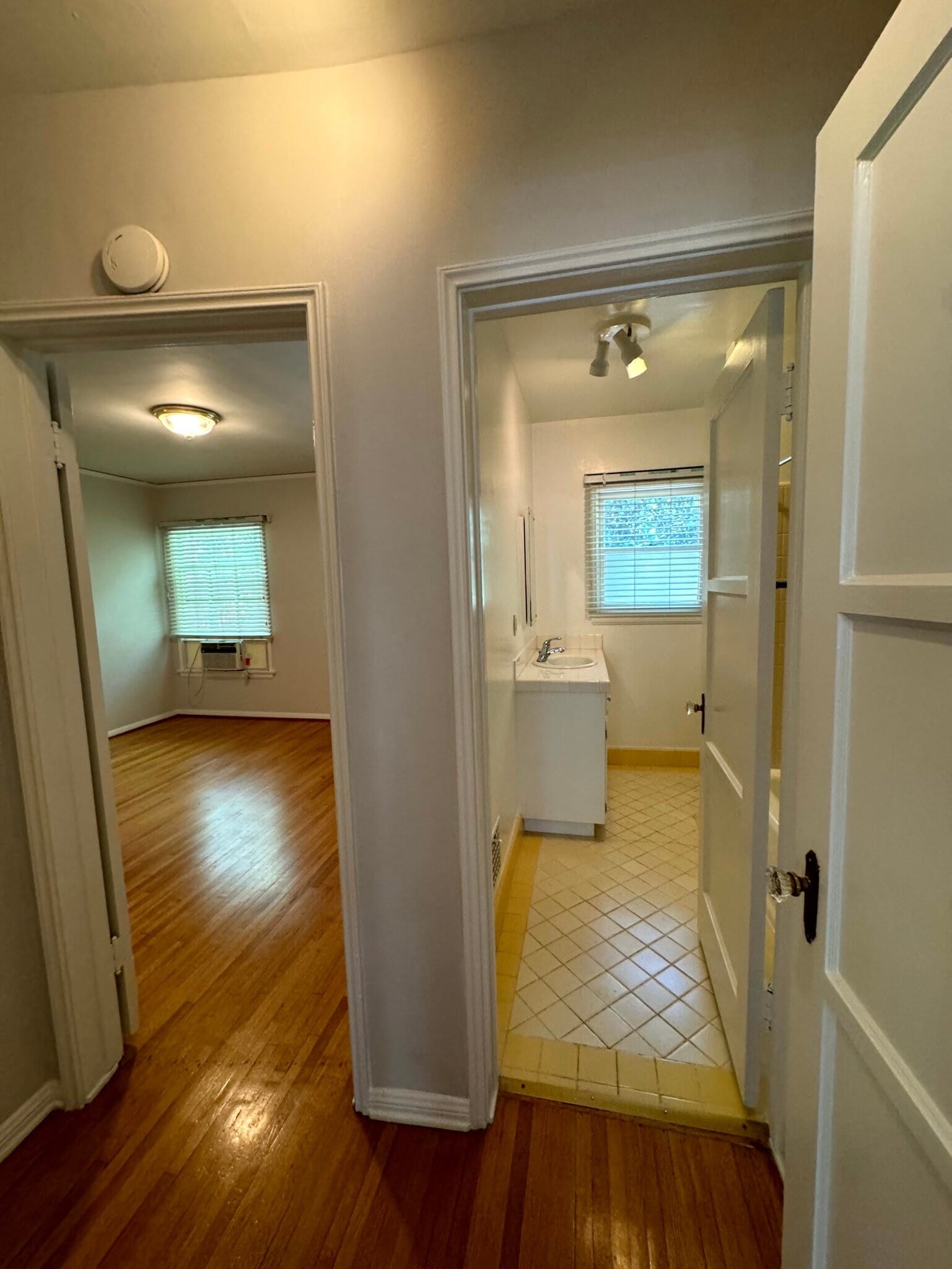 Building Photo - 1271 N Crescent Heights Blvd