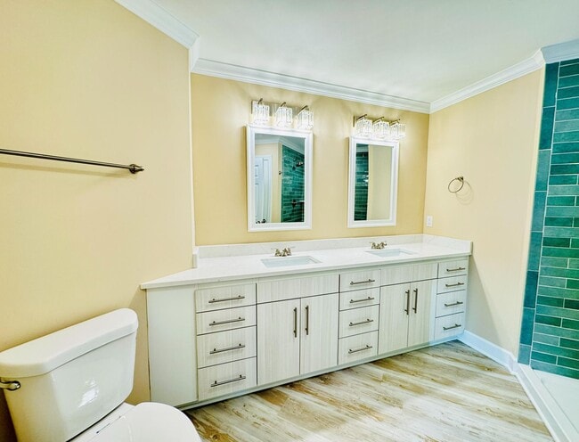 Building Photo - Luxury country rental 4x3 gated off black top!