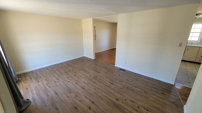Building Photo - 5137 Raynor Rd
