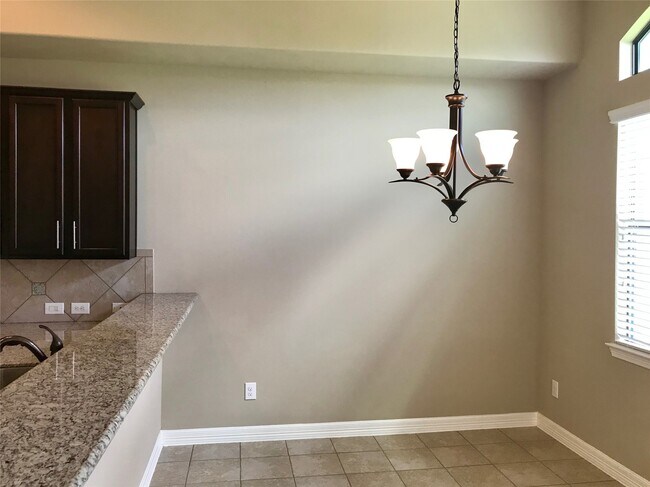 Building Photo - 722 Audra Ln