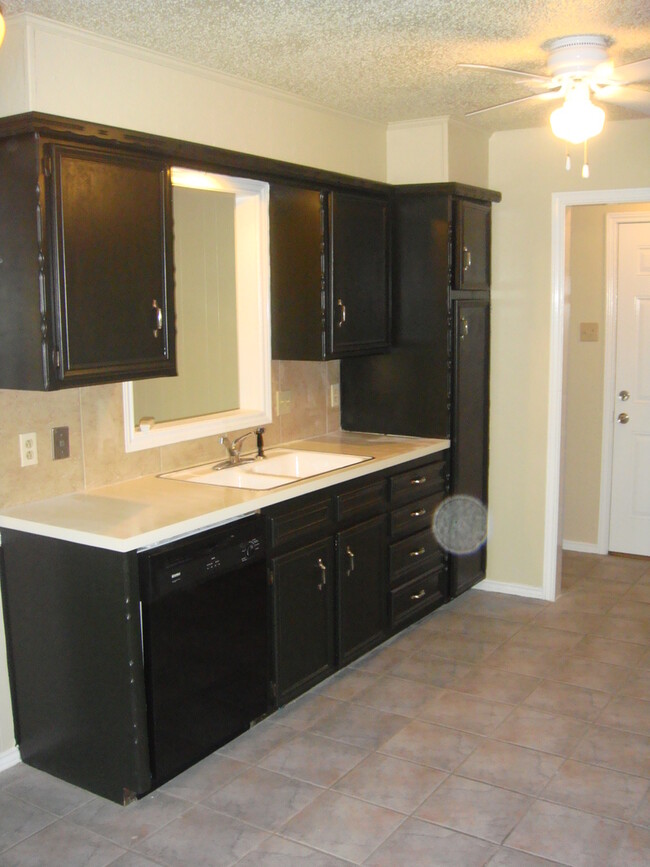 Primary Photo - Pre-Leasing this Updated 3/2/2 Great Locat...