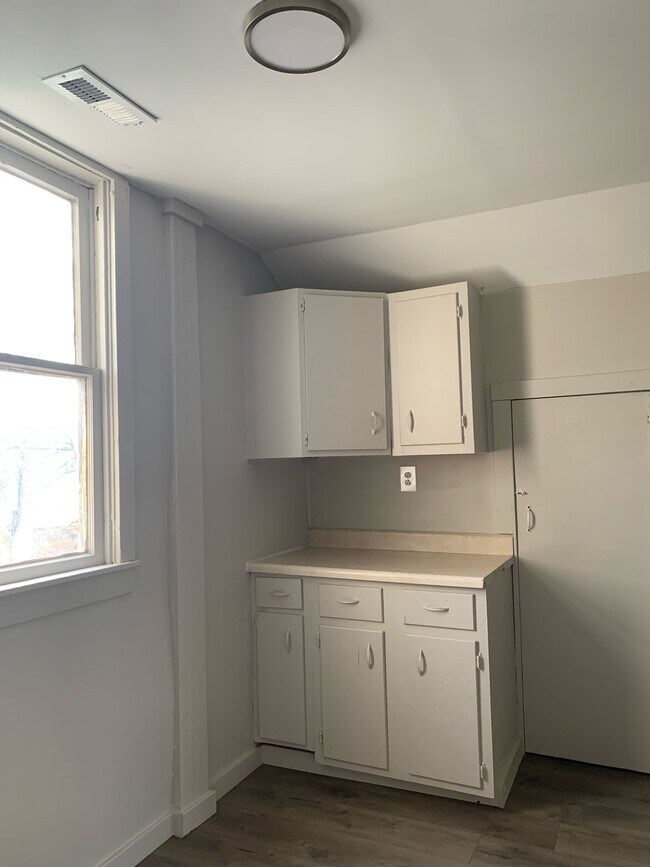 Building Photo - 1514 Clifton Ave