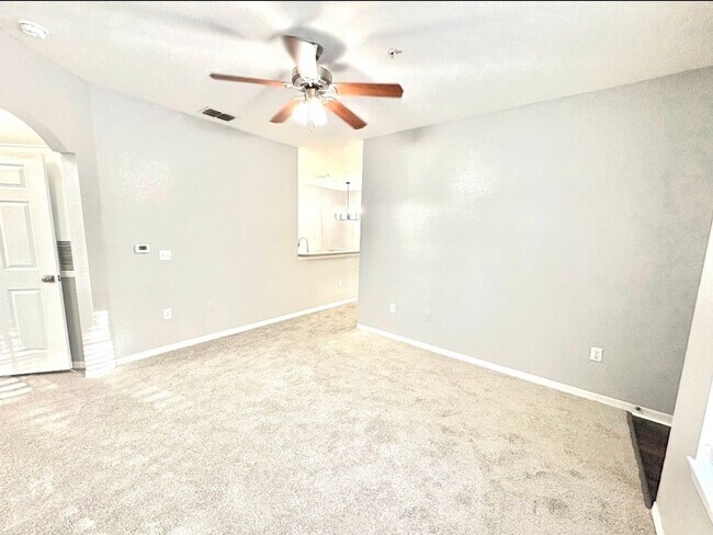 Building Photo - 819 Grand Regency Pointe