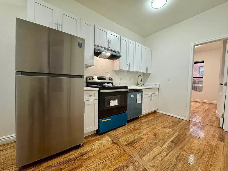 Building Photo - 132 W 129th St