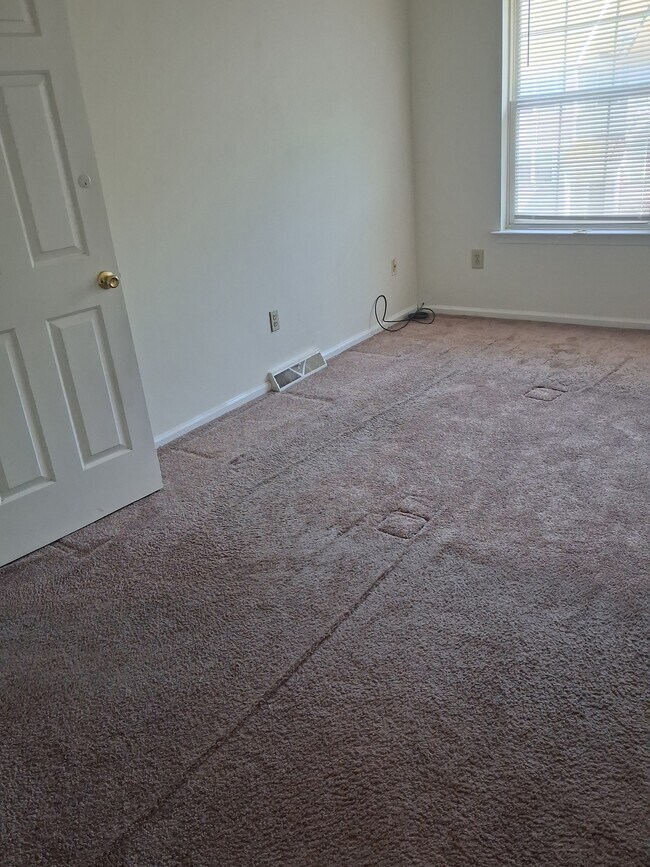 Building Photo - 136 Wimbledon Ct