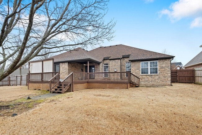 Building Photo - Beautiful and Spacious Home!