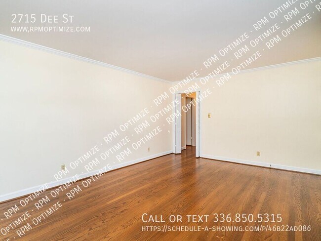 Building Photo - 2715 Dee St