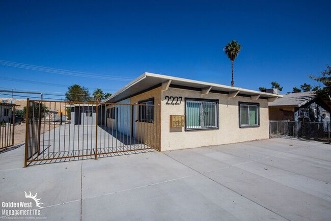 Building Photo - Charming 1Bdm 1Ba Unit in Central Las Vegas - MI Special