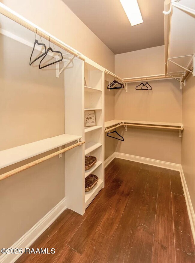 Building Photo - 315 Hill Ridge Dr