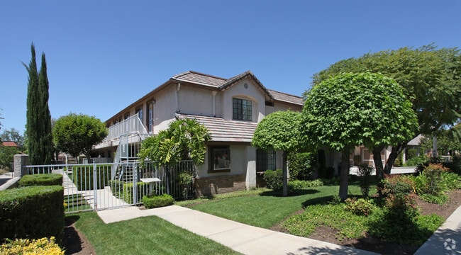 Building Photo - Charter Oaks