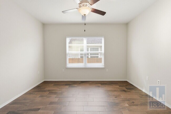 Building Photo - 7800 Vista Mejor Dr