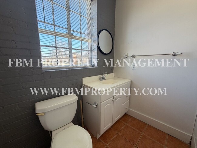 Building Photo - 1300 W Main St