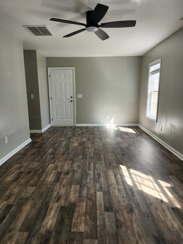 Building Photo - 43 Derby Ln