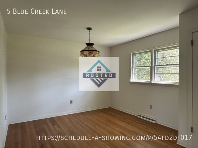 Building Photo - 5 Blue Creek Ln