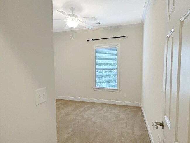 Building Photo - 56 Nandina Dr