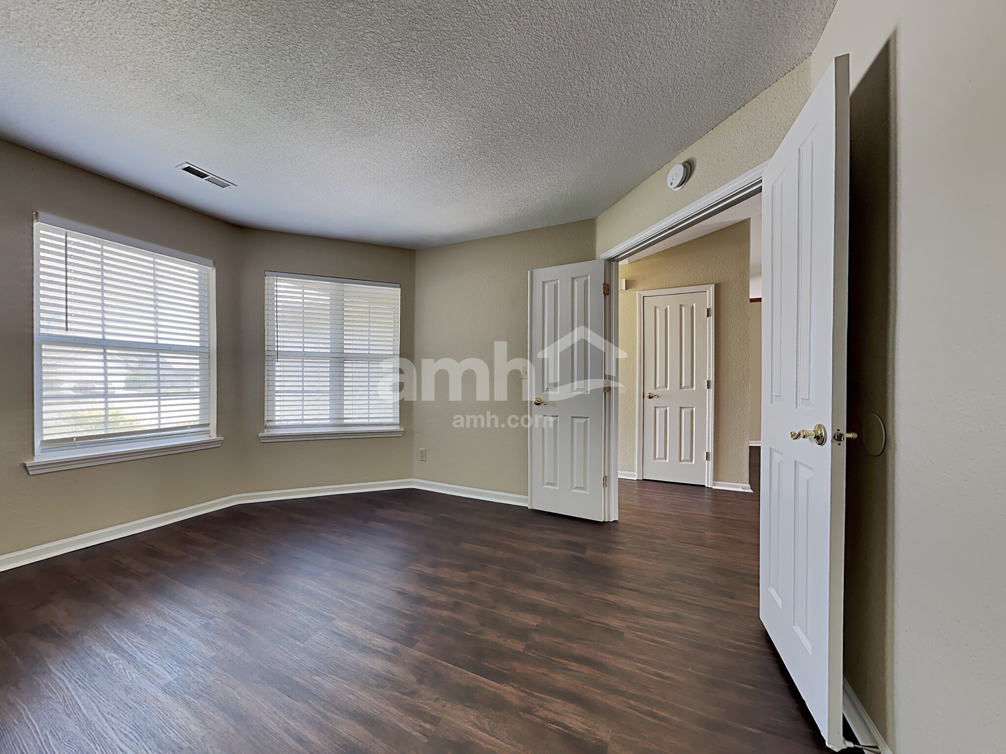 Building Photo - 5521 Bracken Cir