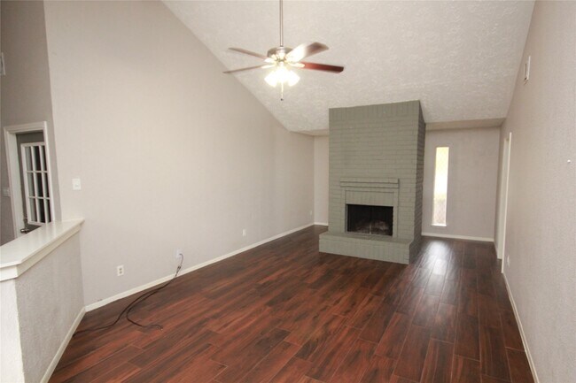 Building Photo - 22619 Braken Carter Ln