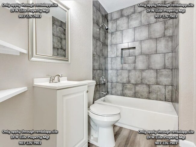 Building Photo - 3014 Poplar St