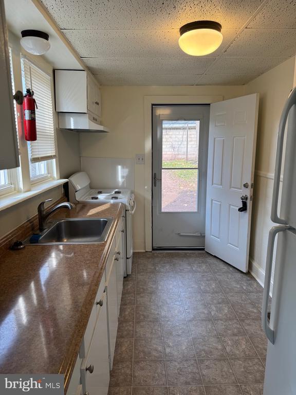 Primary Photo - 635 Chestnut St