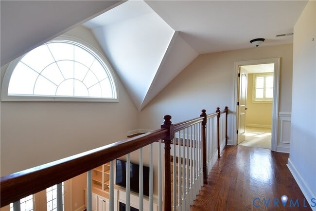 Building Photo - 12900 River Rd